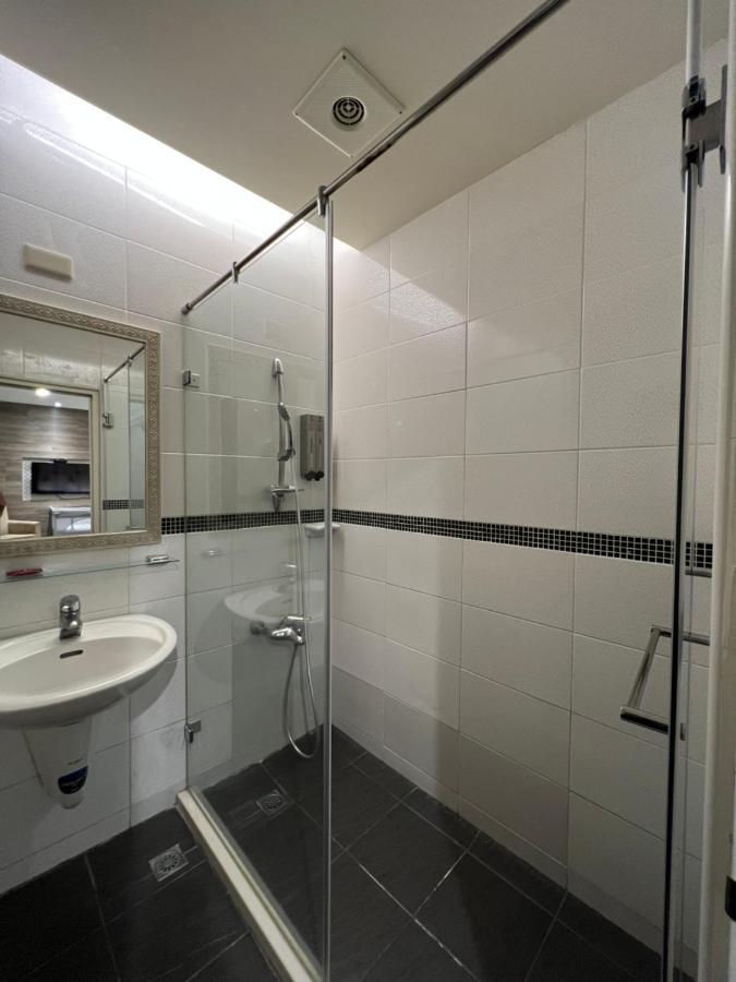 Dlinn Hotel Taichung Exterior foto